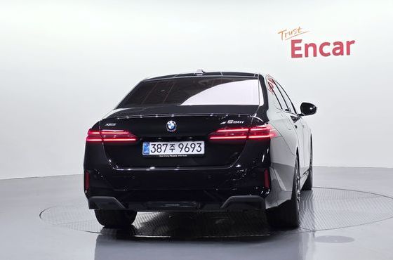 BMW 5-Series 530i xDrive M Sport Pro Special Edition — пробег 15 215 км — фото 4 из 5