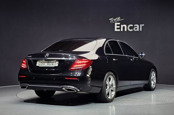 Mercedes-Benz E-Class E200 Avantgarde — пробег 69 375 км — фото 2 из 5