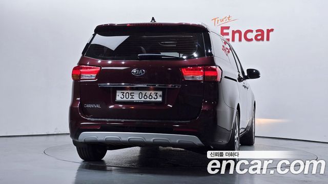 Kia Carnival из Кореи Encar