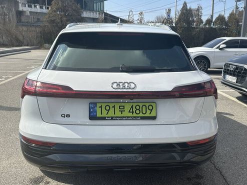 Audi Q8 e-tron 55 Quattro — пробег 26 000 км — фото 4 из 5