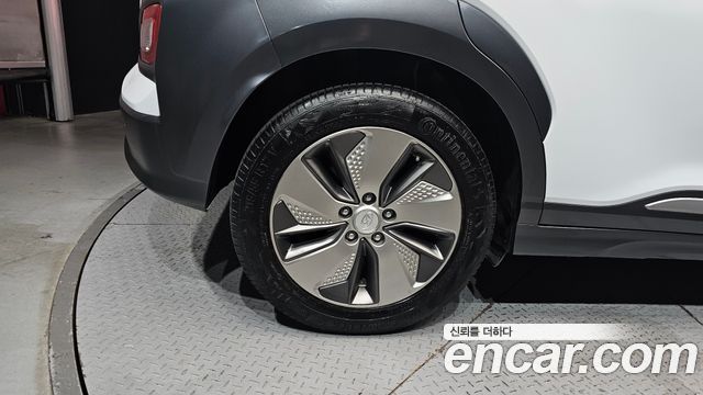 Hyundai Kona Premium — пробег 257 880 км — фото 5 из 5