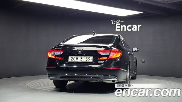 Honda Accord 2.0 Hybrid Touring — пробег 73 944 км — фото 4 из 5