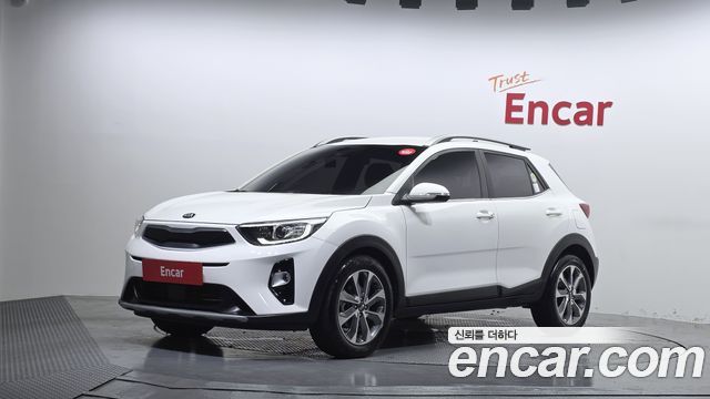 Kia Stonic 1.4 Prestige — пробег 8 765 км — фото 1 из 5