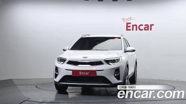 Kia Stonic 1.4 Prestige — пробег 8 765 км — фото 3 из 5