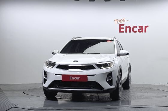 Kia Stonic 1.4 Prestige — пробег 8 765 км — фото 3 из 5