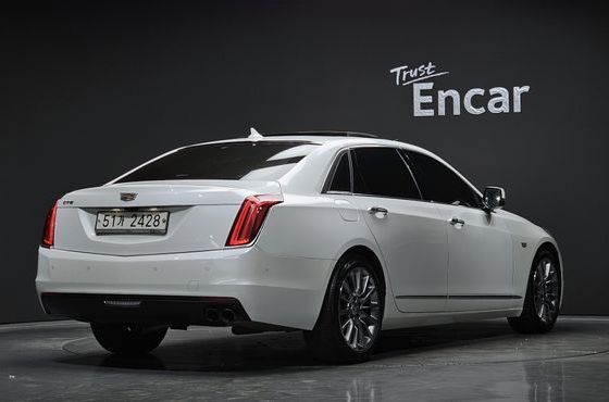 Cadillac CT6 2.0 Turbo — пробег 79 718 км — фото 2 из 5