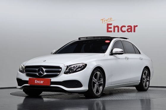 Mercedes-Benz E-Class E300 4MATIC Avnatgarde — пробег 118 293 км — фото 1 из 5