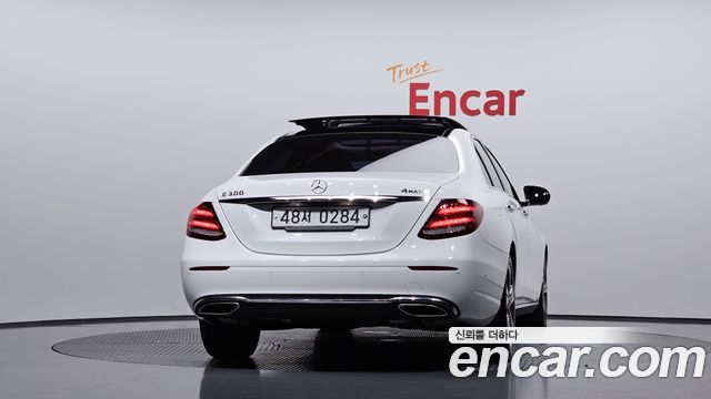 Mercedes-Benz E-Class E300 4MATIC Avnatgarde — пробег 118 293 км — фото 4 из 5