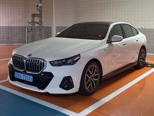BMW i5 eDrive 40 M Sport — пробег 51 000 км — фото 1 из 5