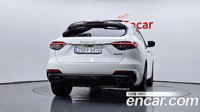 Maserati Levante из Кореи Encar