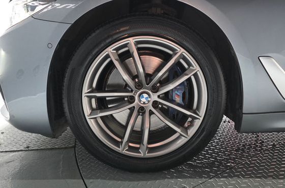 BMW 5-Series 530i M Sport Package Plus — пробег 209 222 км — фото 5 из 5