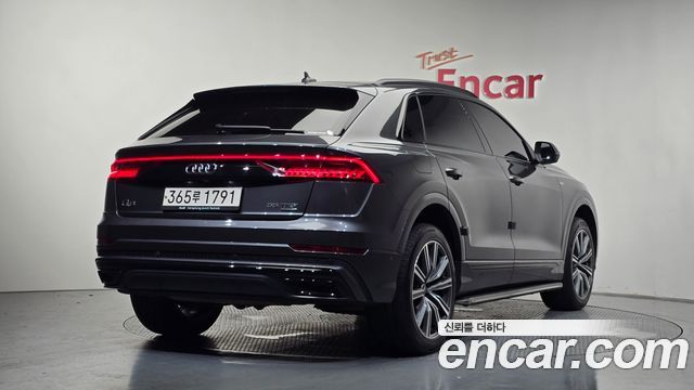 Audi Q8 55 TFSI Quattro Premium — пробег 137 491 км — фото 2 из 5