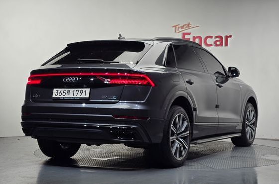 Audi Q8 55 TFSI Quattro Premium — пробег 137 491 км — фото 2 из 5