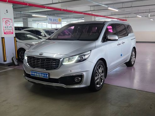 Kia Carnival 9-seater Prestige — пробег 250 000 км — фото 1 из 5