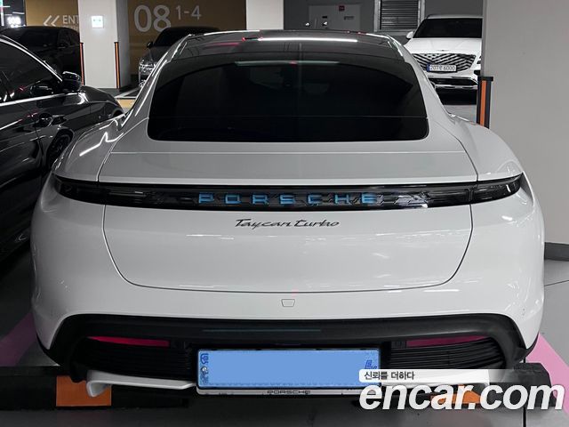 Porsche Taycan Turbo — пробег 47 000 км — фото 2 из 5