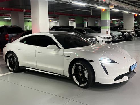 Porsche Taycan Turbo — пробег 47 000 км — фото 3 из 5