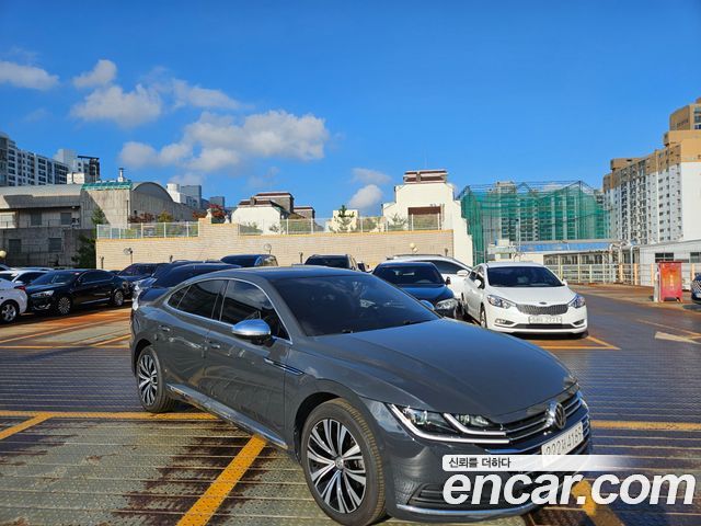 Volkswagen Arteon 2.0 TDI Premium — пробег 94 035 км — фото 2 из 5