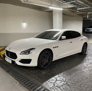Maserati Quattroporte GTS 3.8 V8 Gransport — пробег 80 000 км — фото 2 из 5