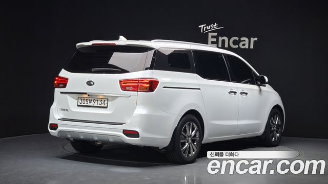 Kia Carnival из Кореи Encar