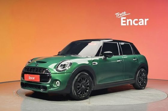 Mini Cooper 5Door Standard 3rd — пробег 45 804 км — фото 1 из 5