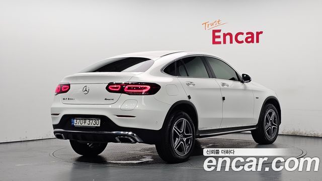 Mercedes-Benz GLC-Class GLC300e 4MATIC Coupe — пробег 80 323 км — фото 2 из 5
