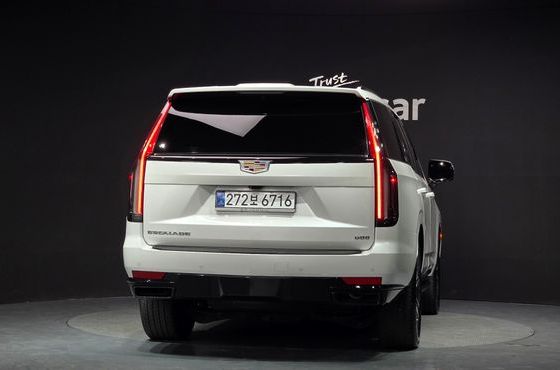 Cadillac Escalade 6.2 Sports Platinum — пробег 55 880 км — фото 4 из 5