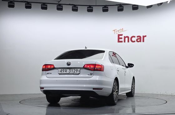 Volkswagen Jetta 2.0 TDI BlueMotion 6th — пробег 136 646 км — фото 4 из 5