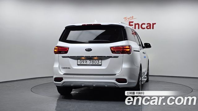 Kia Carnival из Кореи Encar