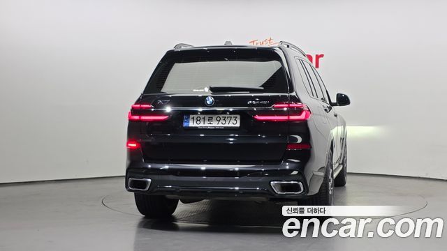 BMW X7 xDrive 40i M Sport 7STR — пробег 13 110 км — фото 4 из 5