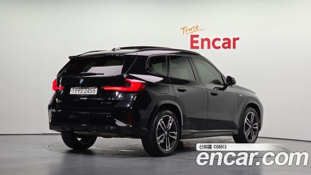 BMW X1 xDrive 20i M Sport — пробег 16 159 км — фото 2 из 5