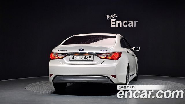 Hyundai Sonata 2.0 Smart — пробег 267 992 км — фото 4 из 5
