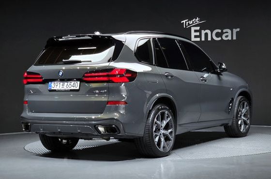 BMW X5 xDrive 40i M sports Onlie Exclusive Edition — пробег 5 810 км — фото 2 из 5