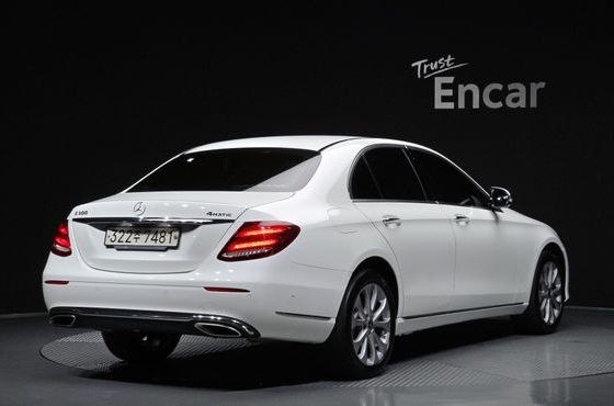 Mercedes-Benz E-Class E300 4MATIC Exclusive — пробег 110 780 км — фото 2 из 5