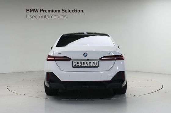 BMW 5-Series 530i xDrive M Sport — пробег 8 795 км — фото 3 из 5