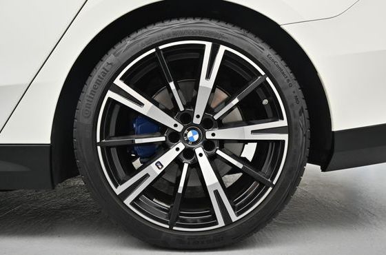 BMW 5-Series 530i xDrive M Sport — пробег 8 795 км — фото 5 из 5