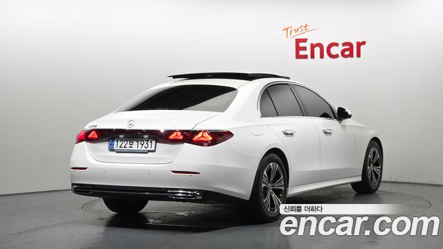Mercedes-Benz E-Class из Кореи Encar