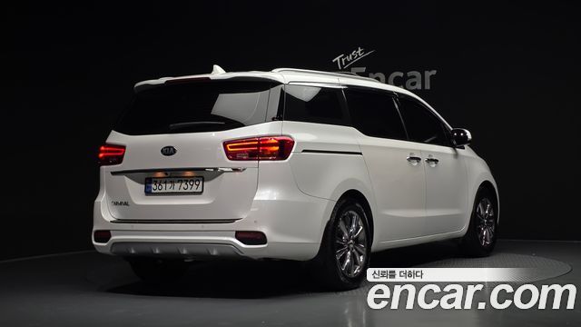 Kia Carnival из Кореи Encar