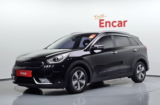 Kia Niro Prestige — пробег 67 947 км — фото 1 из 5