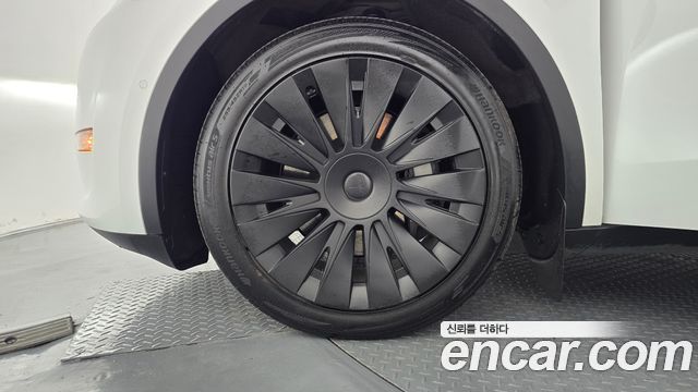 Tesla Model Y Long Range AWD — пробег 59 541 км — фото 5 из 5