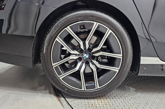 BMW 7-Series 740i xDrive M Sport — пробег 10 841 км — фото 5 из 5