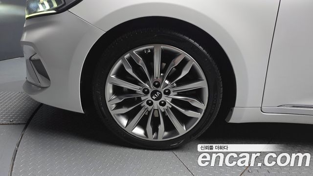 Kia K7 из Кореи Encar