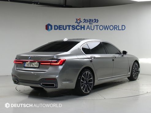 BMW 7-Series 740Li xDrive M Sport Package — пробег 159 605 км — фото 2 из 5