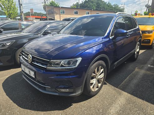 Volkswagen Tiguan 2.0 TDI Premium — пробег 71 699 км — фото 1 из 5
