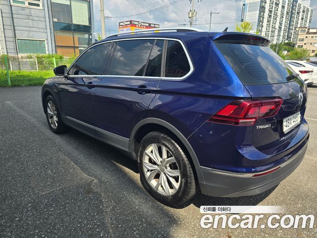 Volkswagen Tiguan 2.0 TDI Premium — пробег 71 699 км — фото 2 из 5