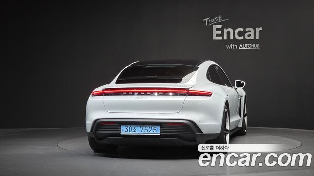 Porsche Taycan из Кореи Encar