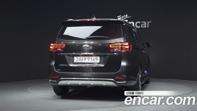 Kia Carnival из Кореи Encar