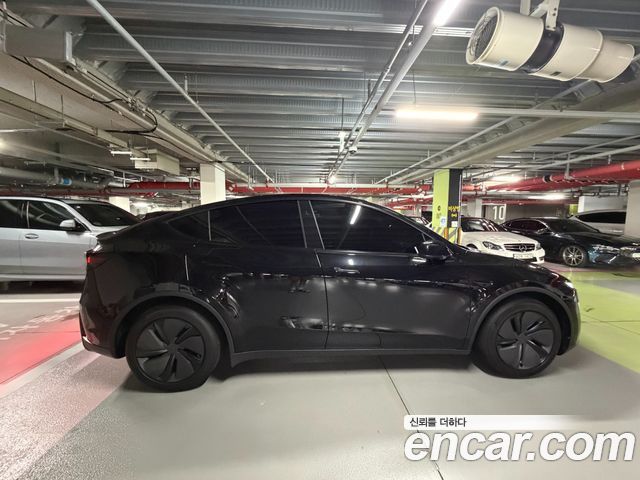 Tesla Model Y Premium Long Range AWD — пробег 4 178 км — фото 3 из 5