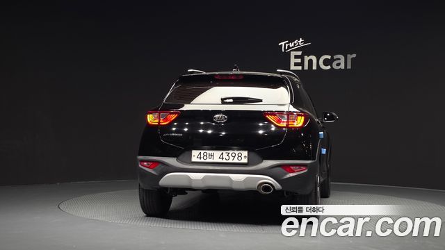 Kia Stonic из Кореи Encar