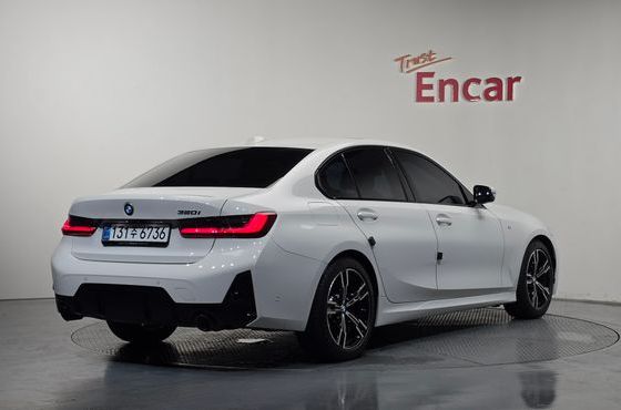 BMW 3-Series 320i M Sport — пробег 17 555 км — фото 2 из 5