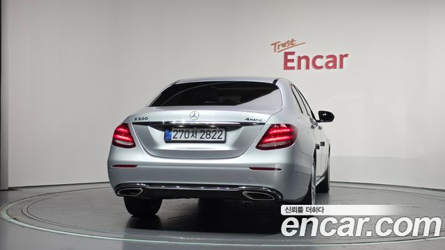 Mercedes-Benz E-Class E200 Avantgarde — пробег 141 326 км — фото 4 из 5